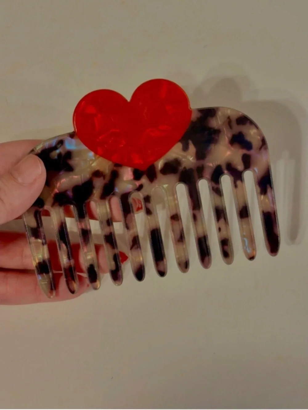 Set of 3 Tortoise Shell Combs Iridescent Hearts Old Money Quiet Luxury Girly New
